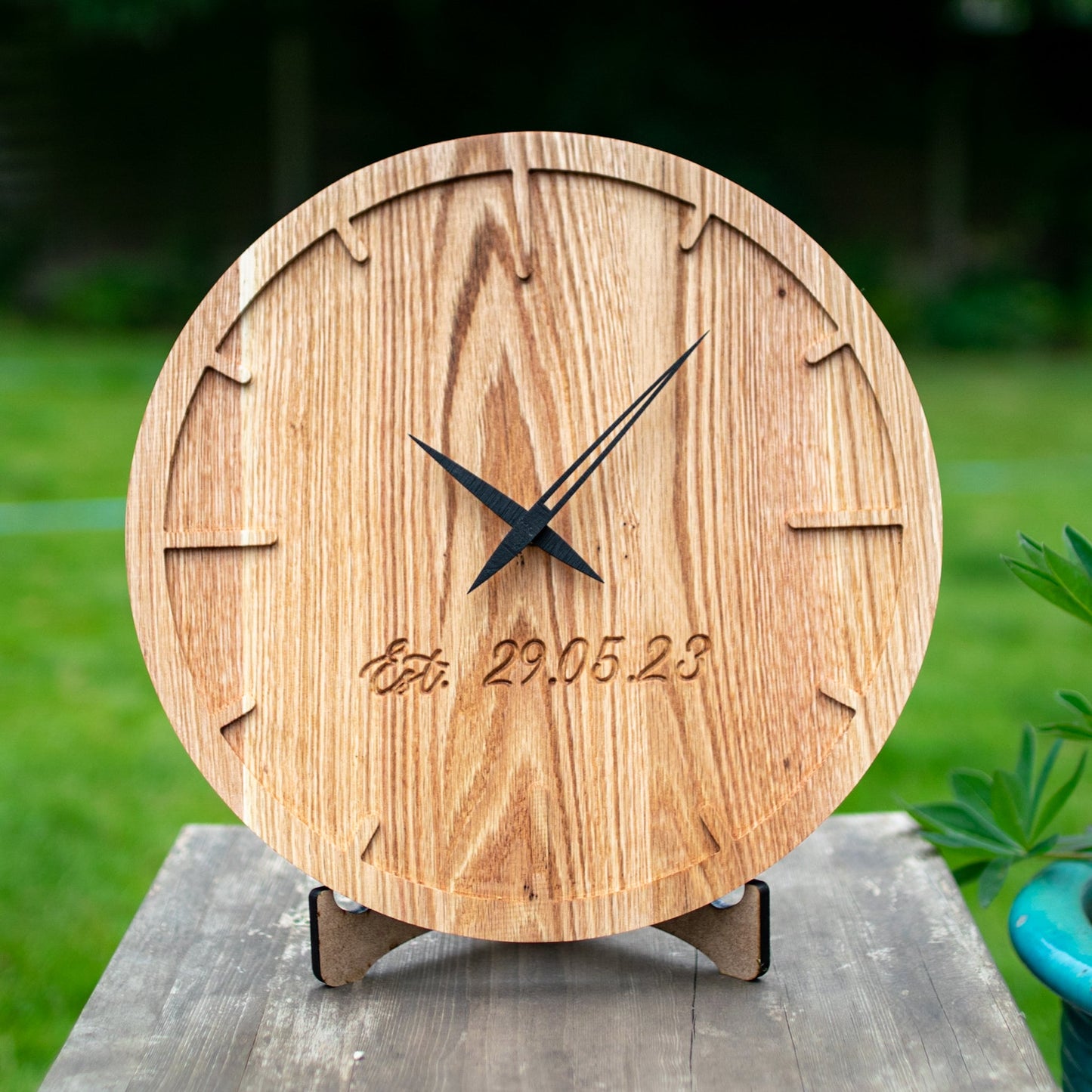 Solid Oak Round Wooden Clock | Heavy Wooden Personalised Gift | Kitchen Clock | Lounge Wall Clock | Silent Mechanism - Clock Design Co™